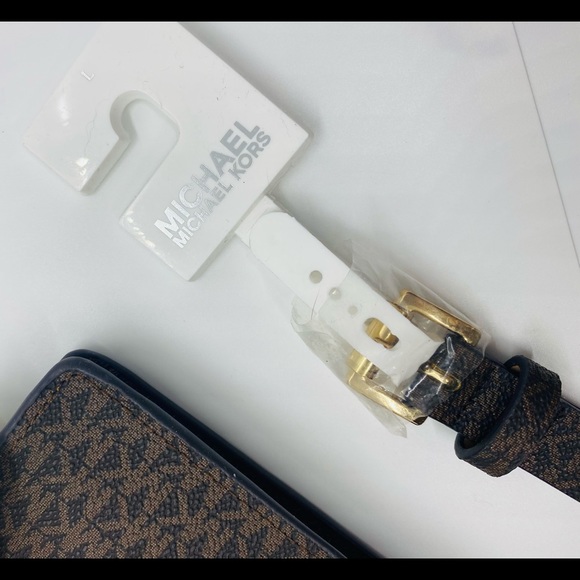 NWT MICHAEL Michael Kors Mono Belt Bag / Clutch - Picture 5 of 8